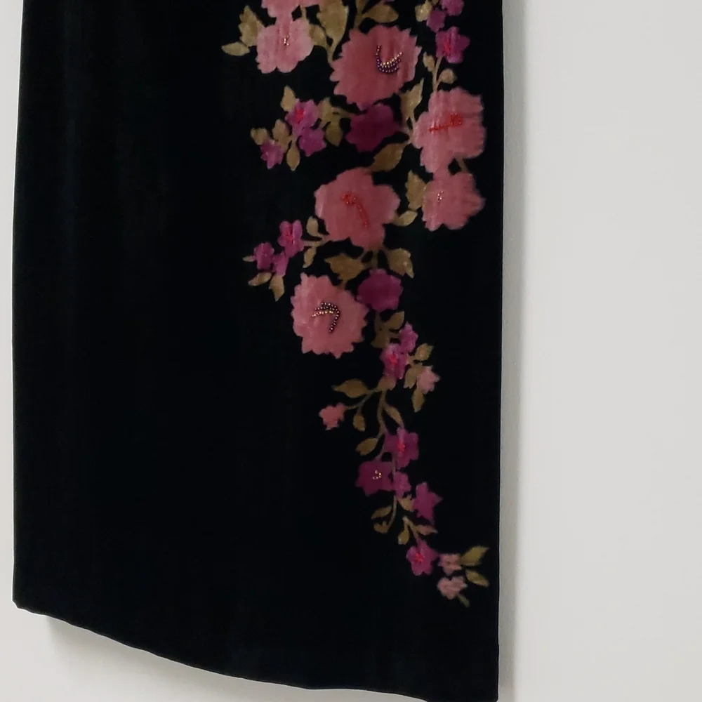 Vintage sleeveless‎ black velvet midi dress